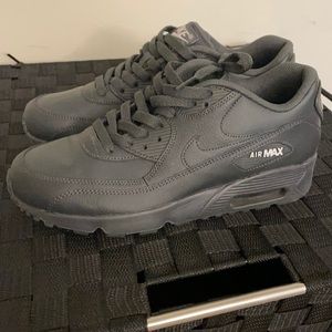 COPY - Charcoal gray Nike Air Max. Like new. Youth size 7 or 8 in women